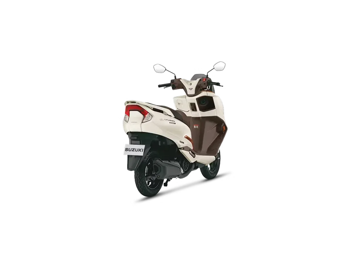 Suzuki Burgman Street 125 right rear three-quarter view