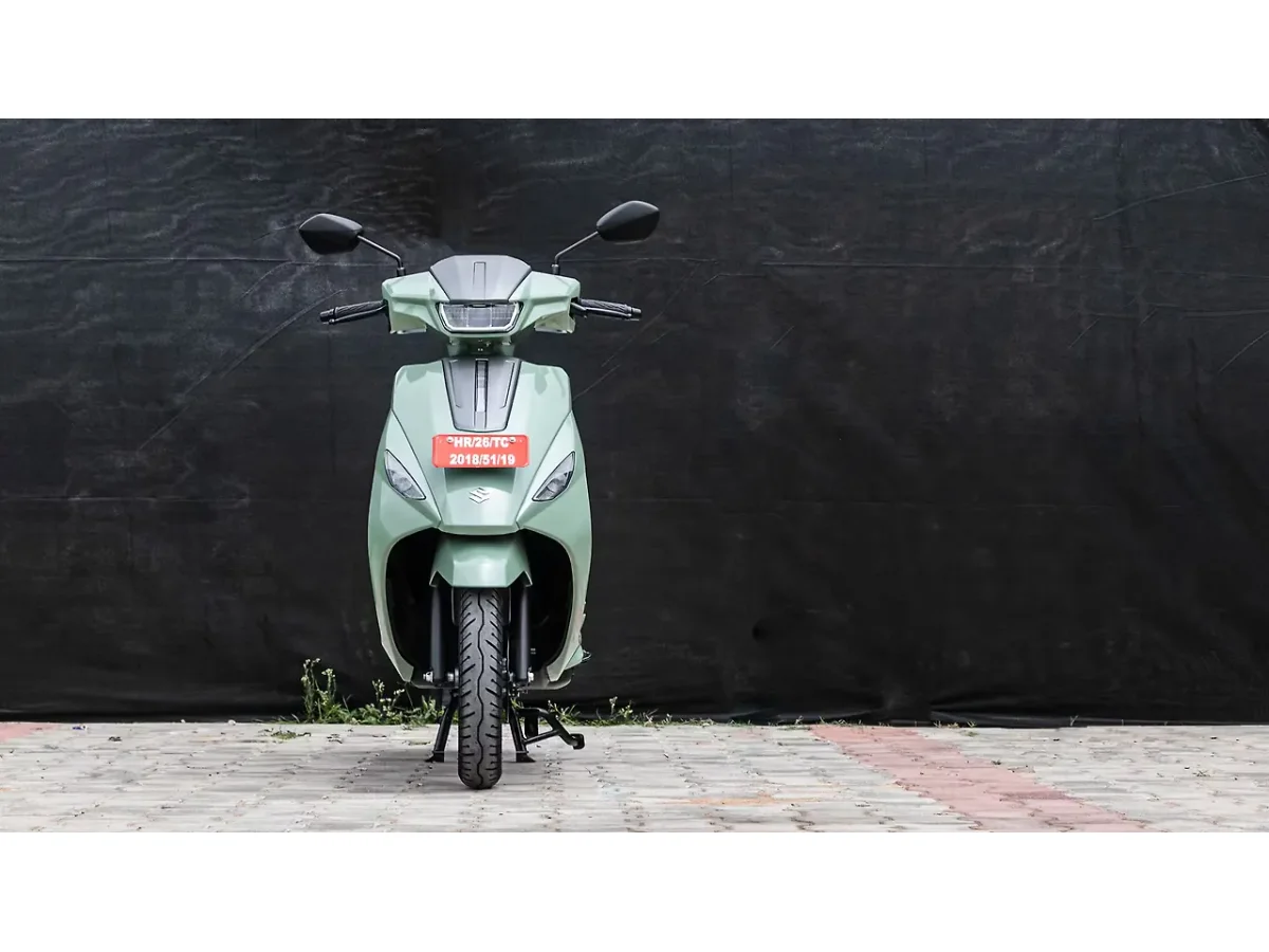 Suzuki e-Access front view