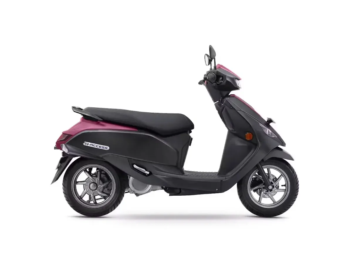 Suzuki e-Access Metallic Matte Black No. 2 and Metallic Matte Bordeaux Red colour