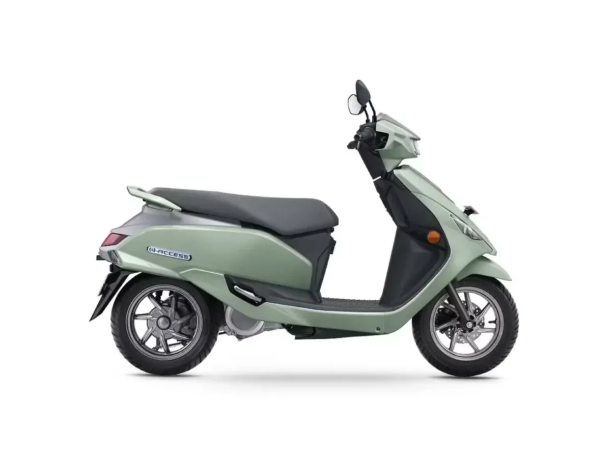 Suzuki e-Access Pearl Jade Green and Metallic Matte Fibroin Grey colour