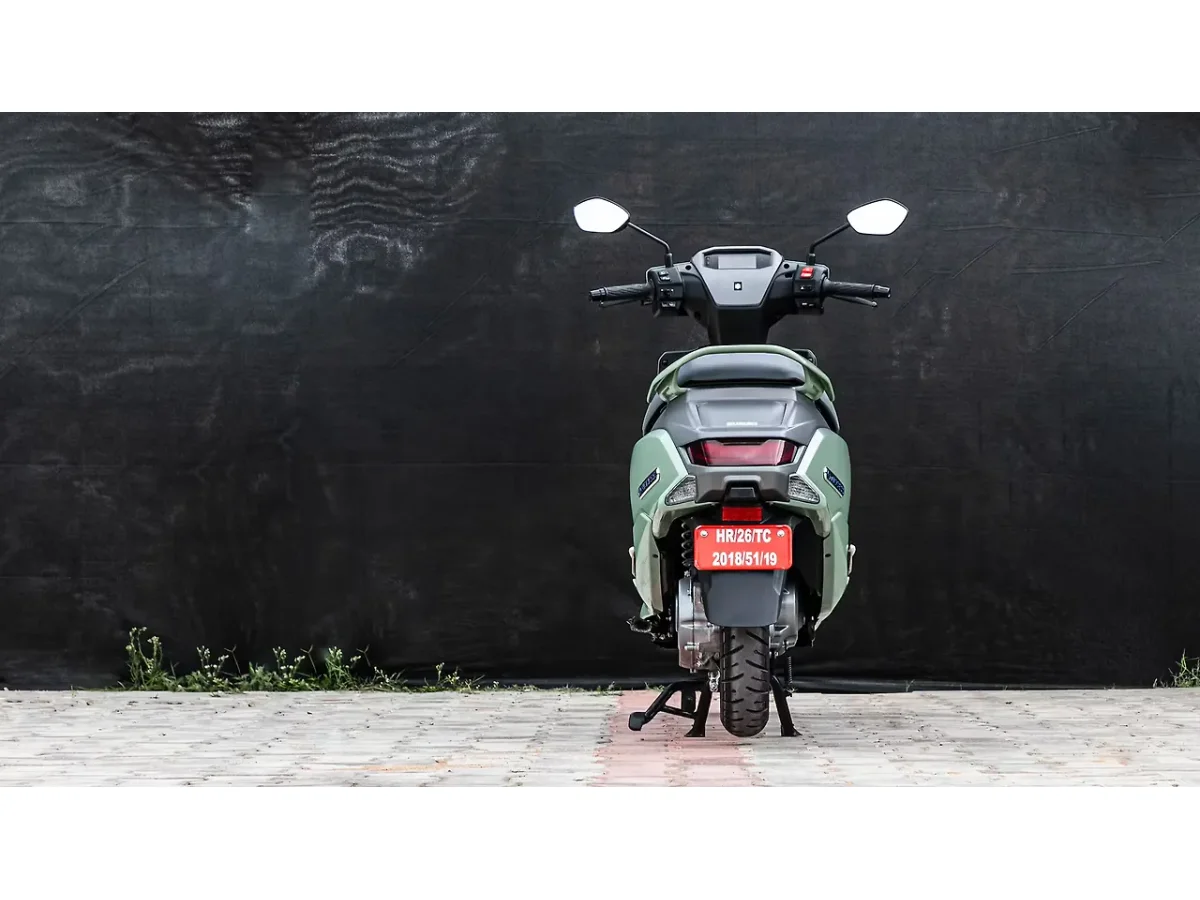 Suzuki e-Access rear view