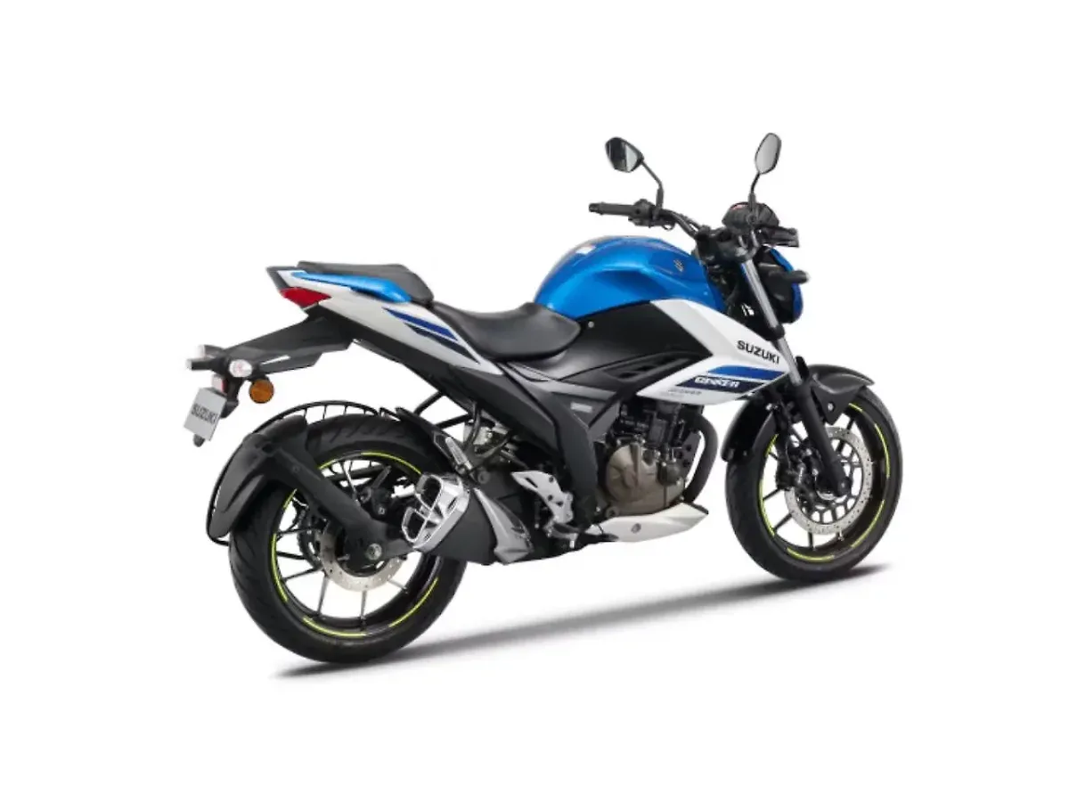Suzuki Gixxer 250 right rear three-quarter view