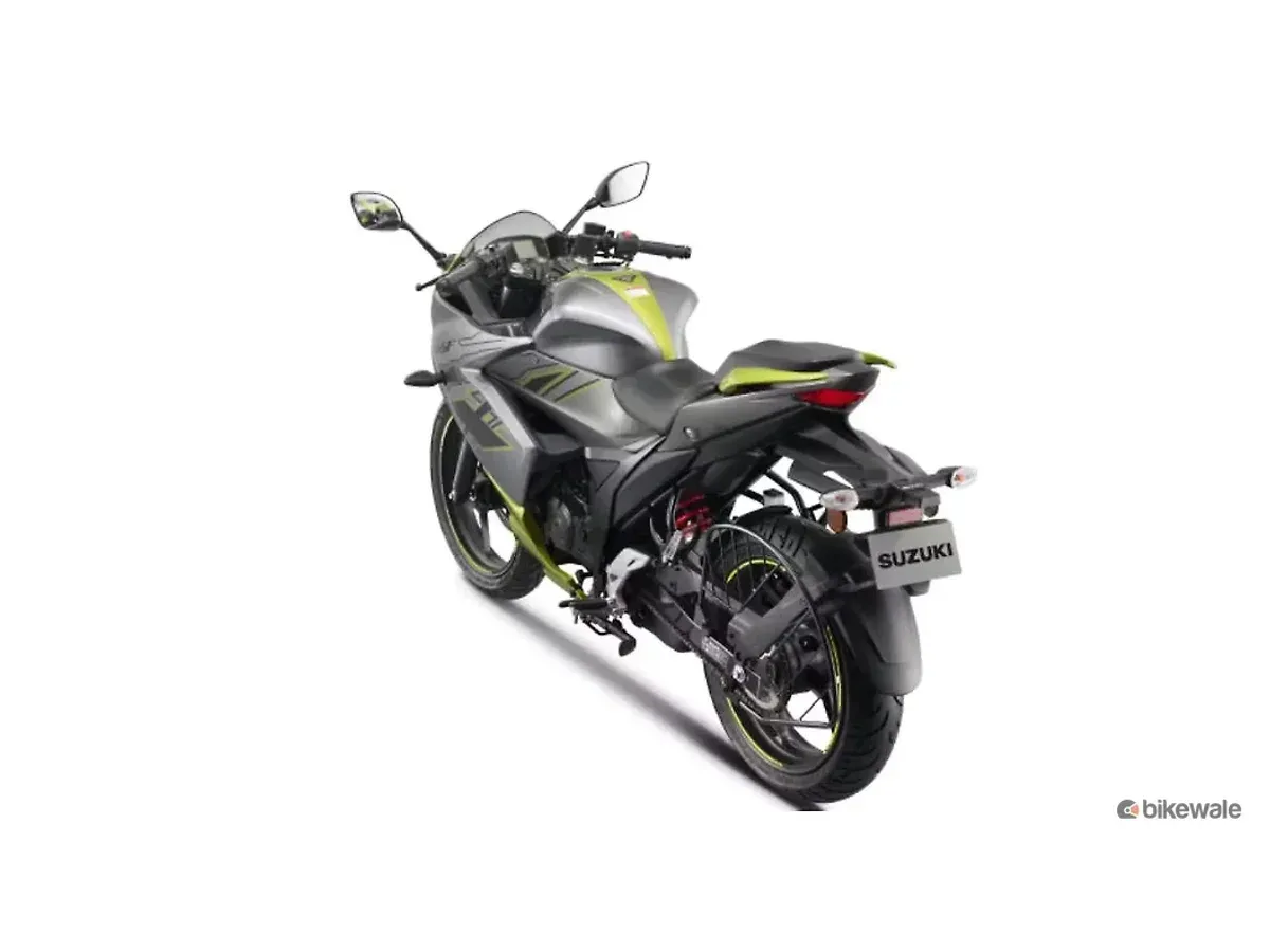 Suzuki Gixxer SF left rear three-quarter view