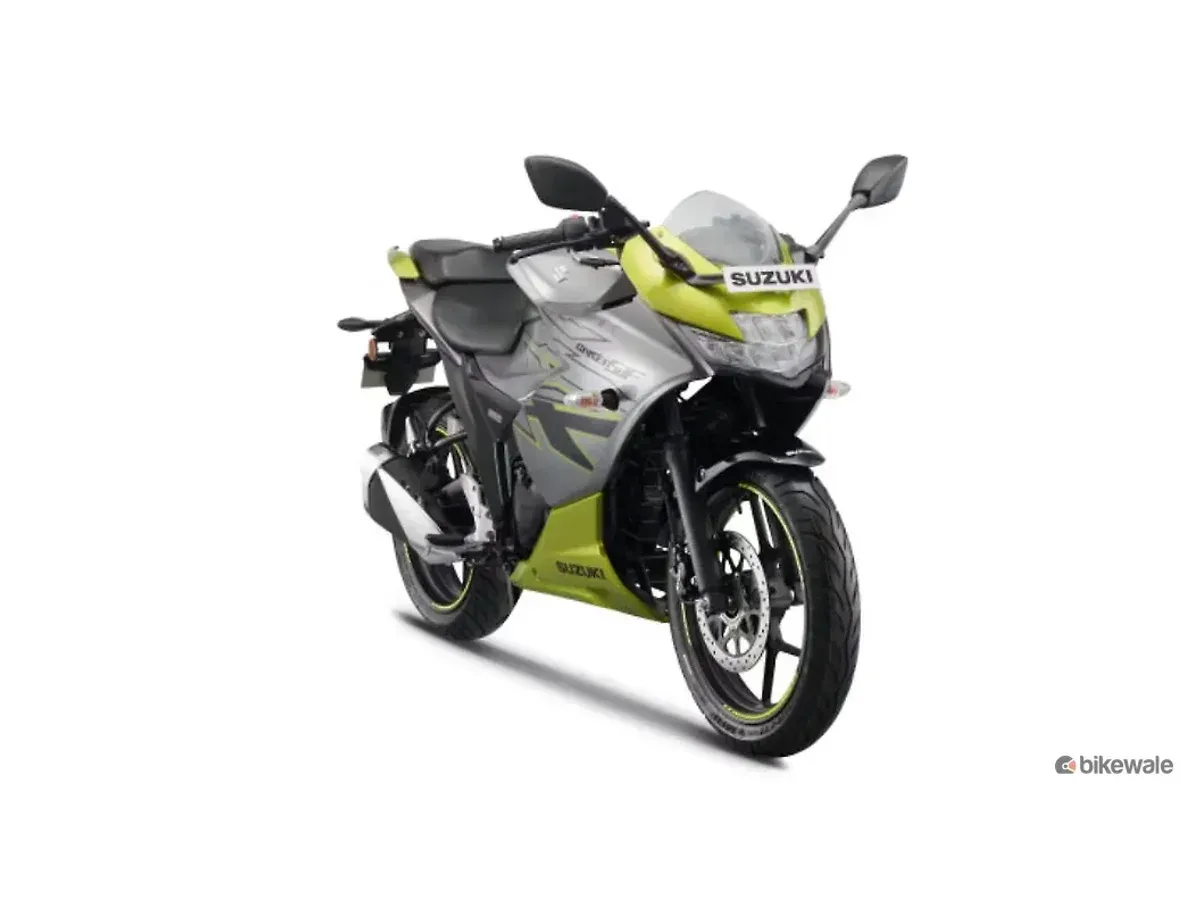 Suzuki Gixxer SF right front three-quarter view