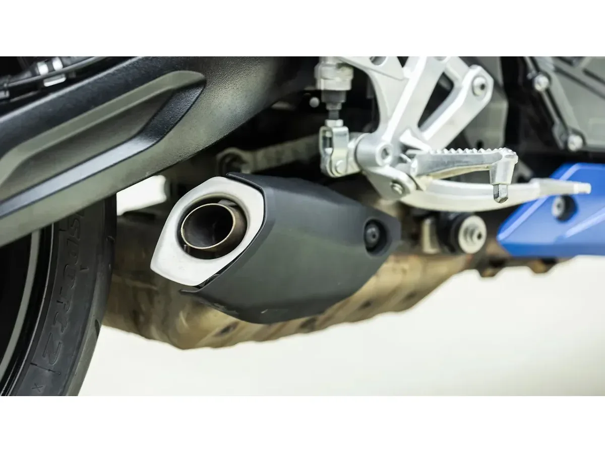 Suzuki GSX-8R exhaust muffler