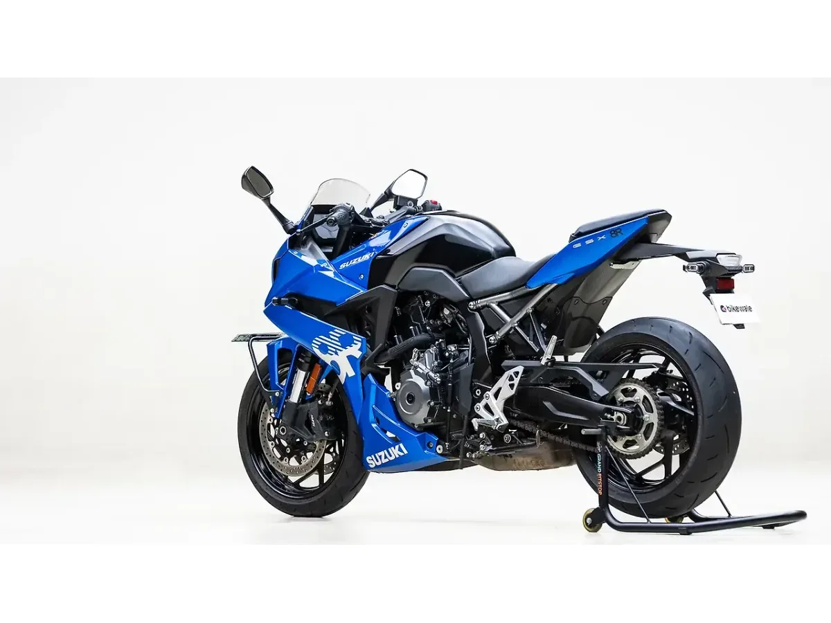 Suzuki GSX-8R left rear three-quarter view