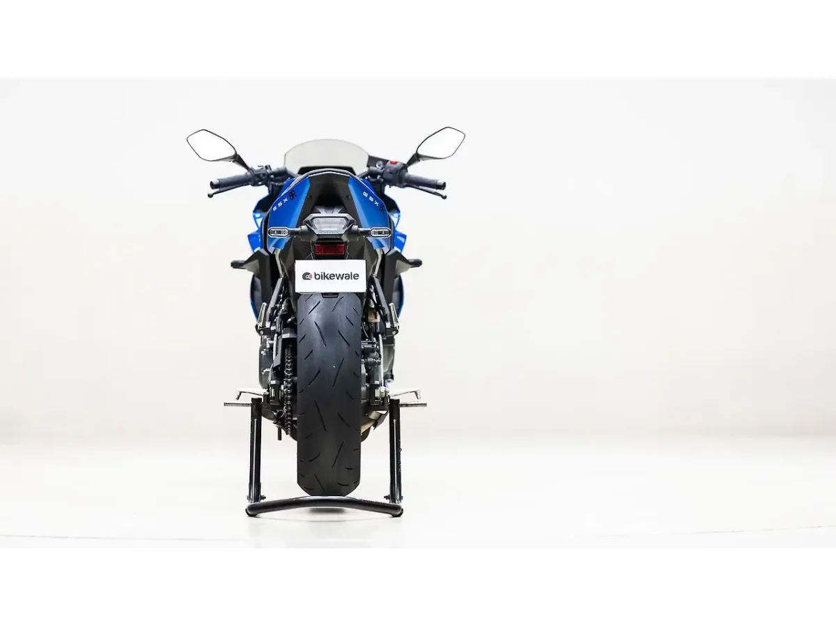 Suzuki GSX-8R rear view