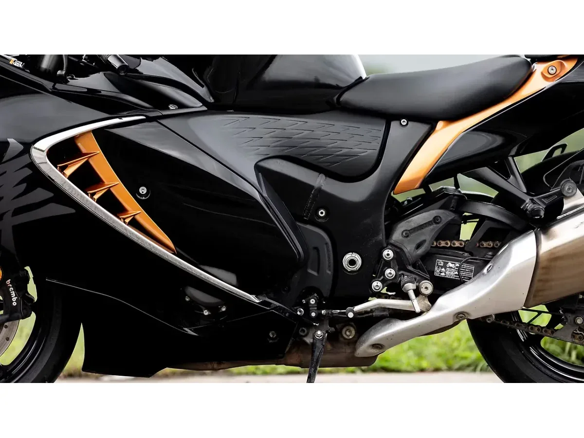 Suzuki Hayabusa side body panel