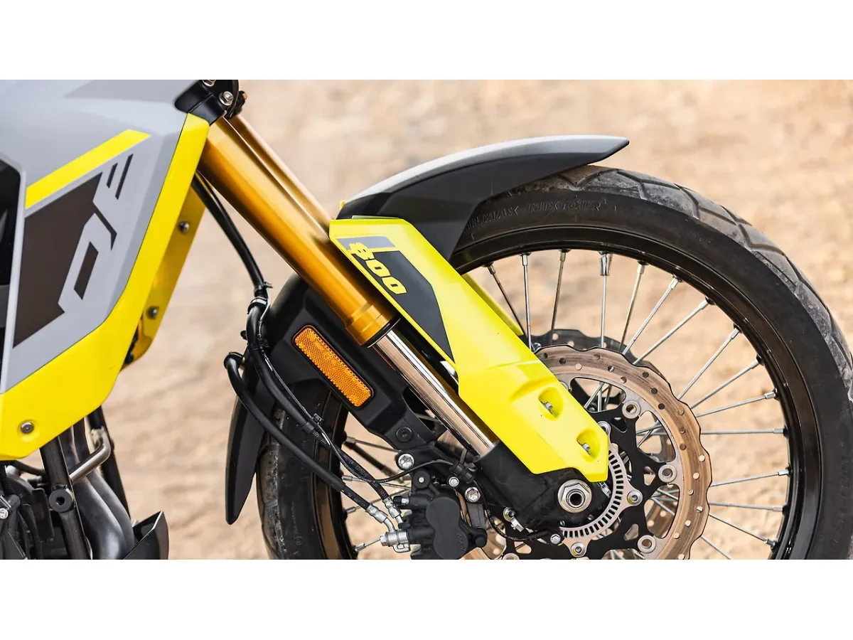 Suzuki V-Strom 800DE front suspension