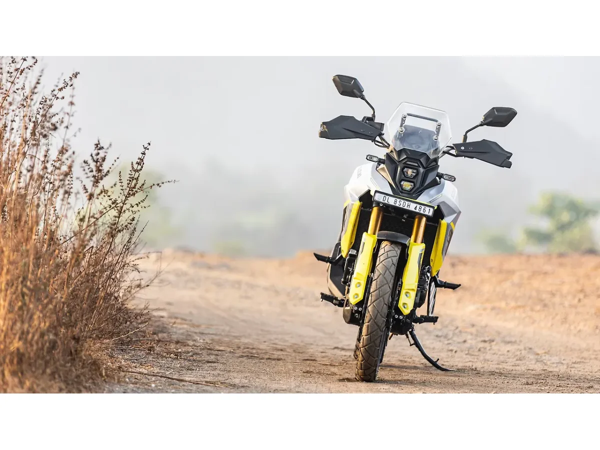 Suzuki V-Strom 800DE front view