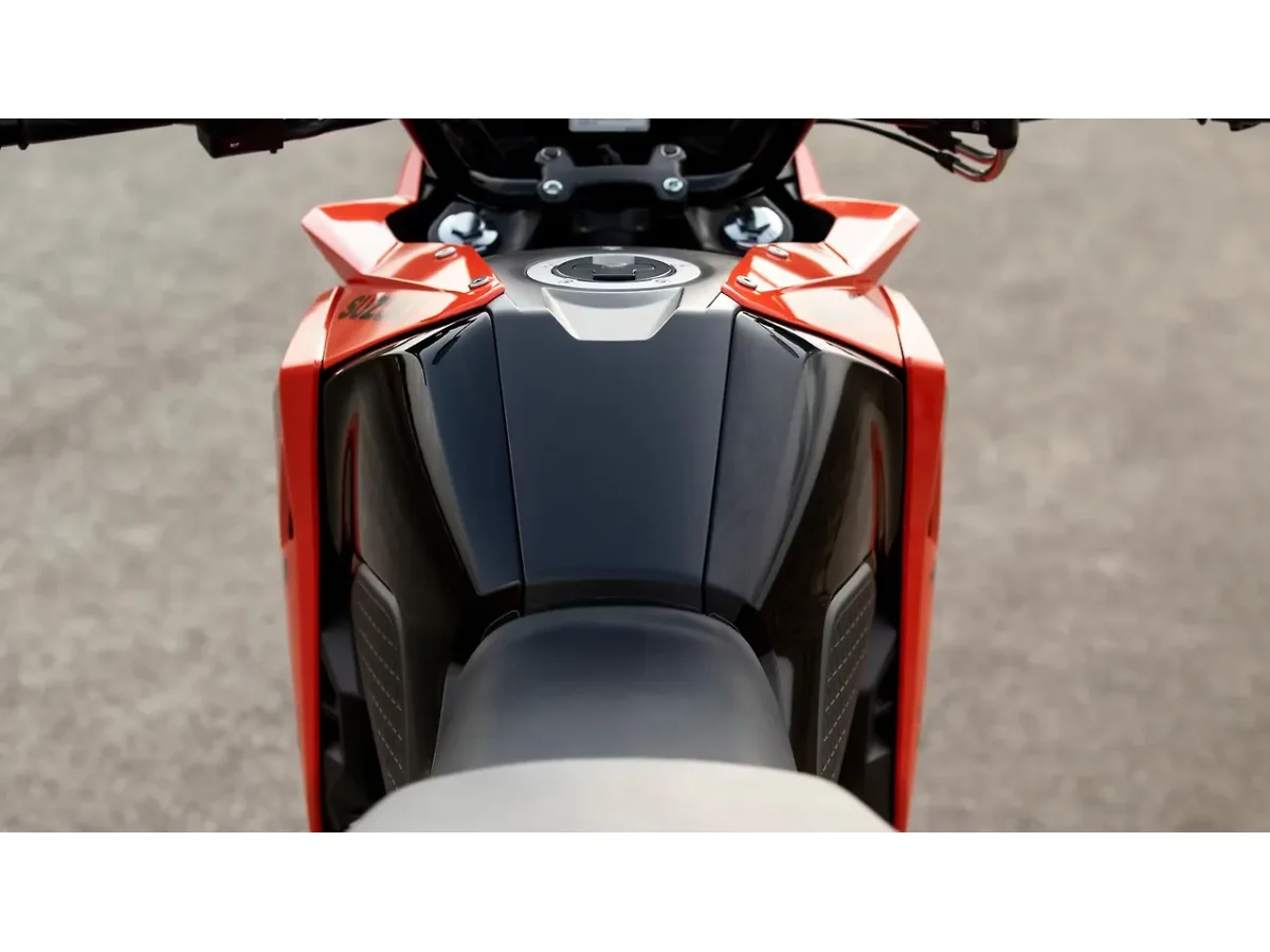 Suzuki V-Strom SX fuel tank
