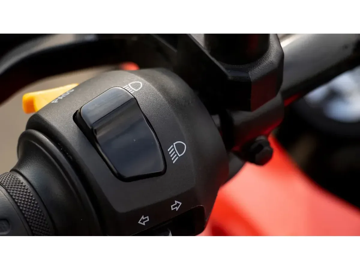 Suzuki V-Strom SX headlight switch