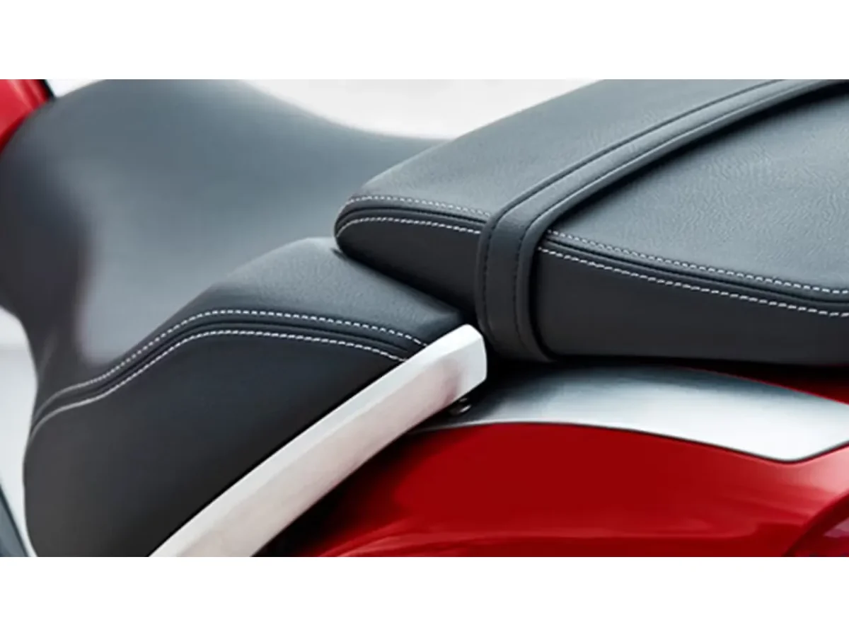 Triumph Rocket 3 rider seat