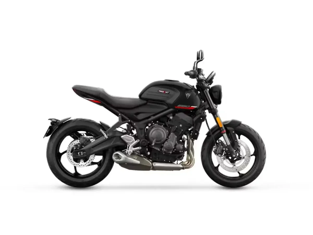 Triumph Trident 660 Jet Black side view