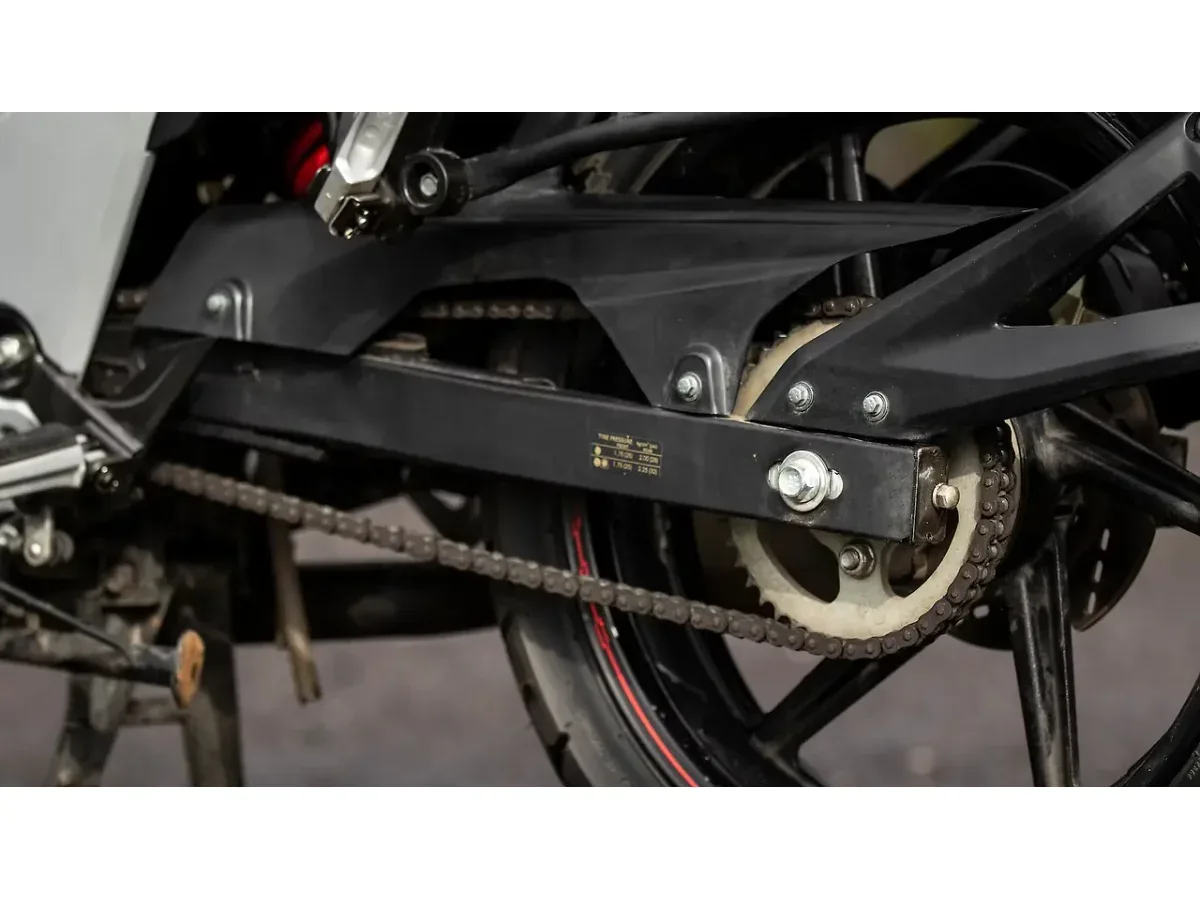 TVS Apache RTR 160 4V drive chain detail