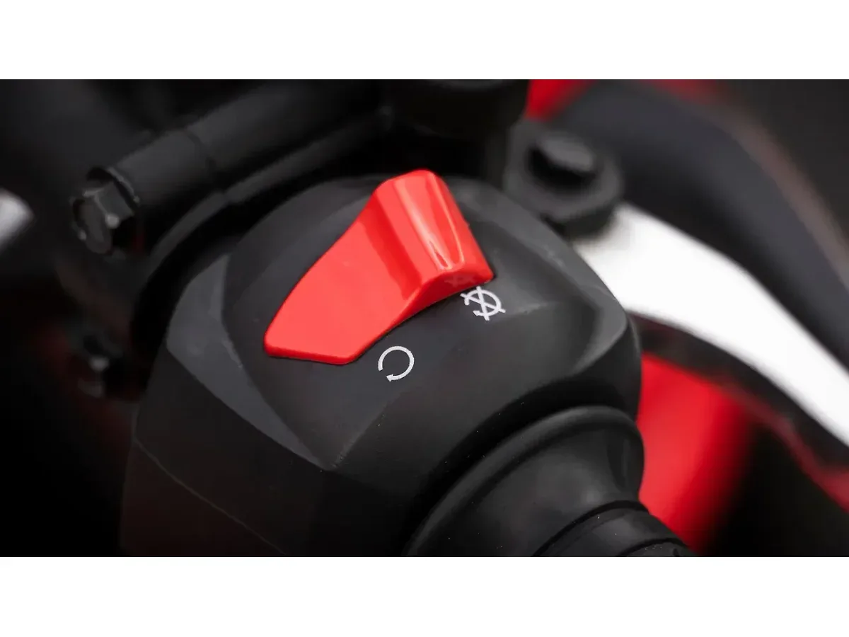 TVS Apache RTR 160 4V emergency engine-off switch