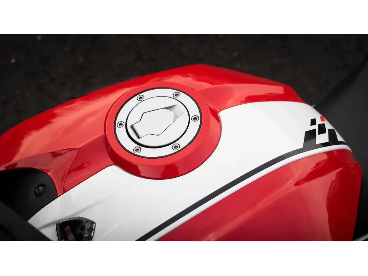 TVS Apache RTR 160 4V fuel tank and cap detail
