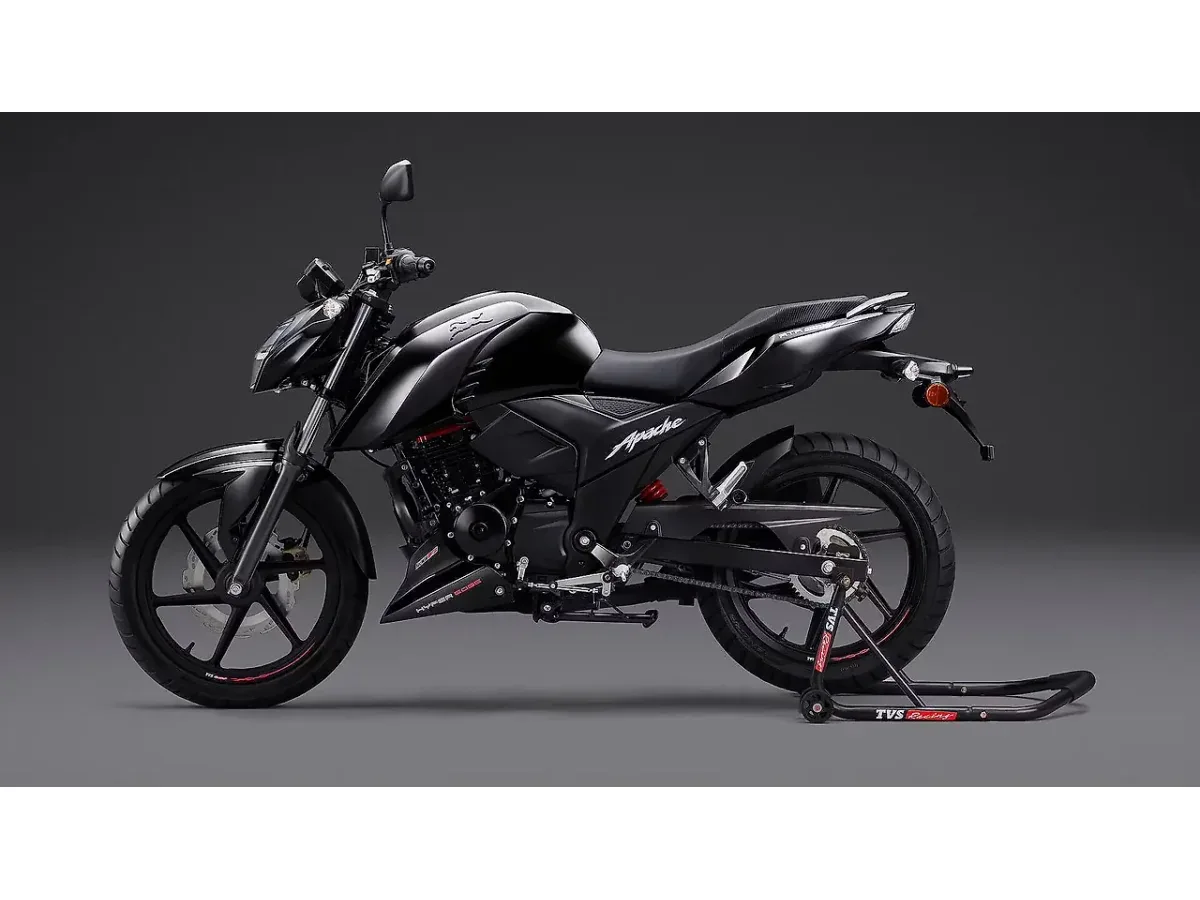 TVS Apache RTR 160 4V Glossy Black