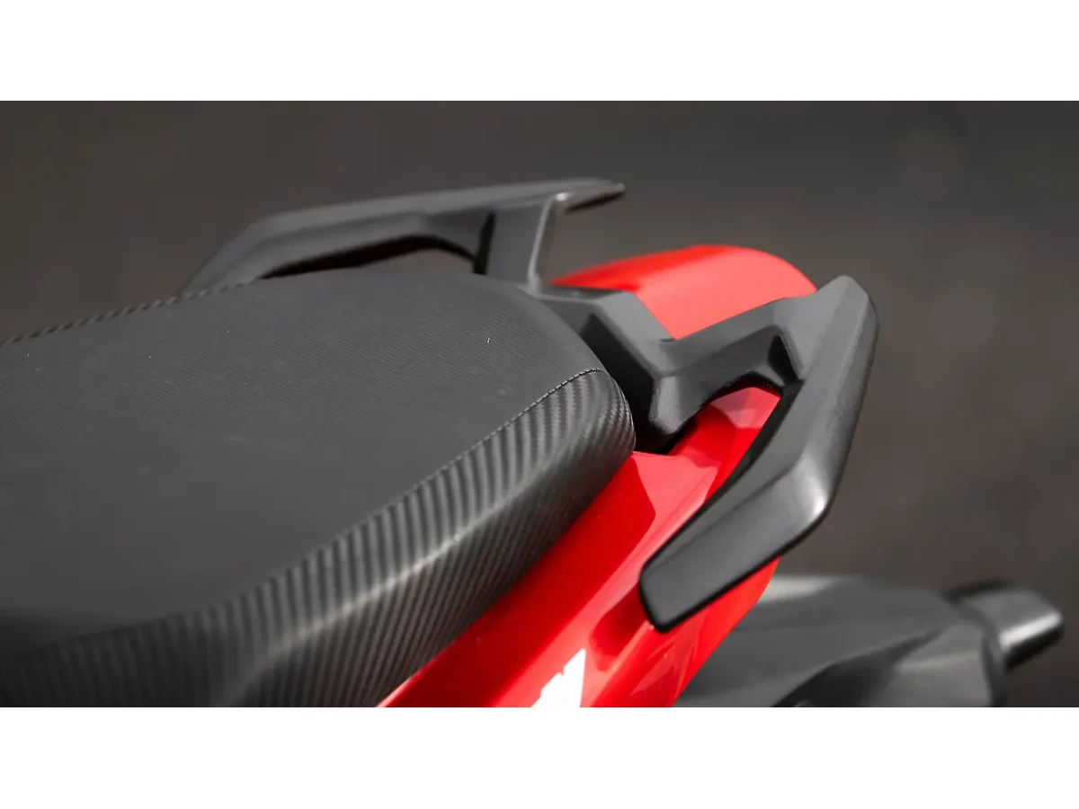 TVS Apache RTR 160 4V grab rail