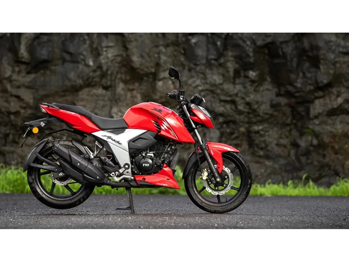 TVS Apache RTR 160 4V side view