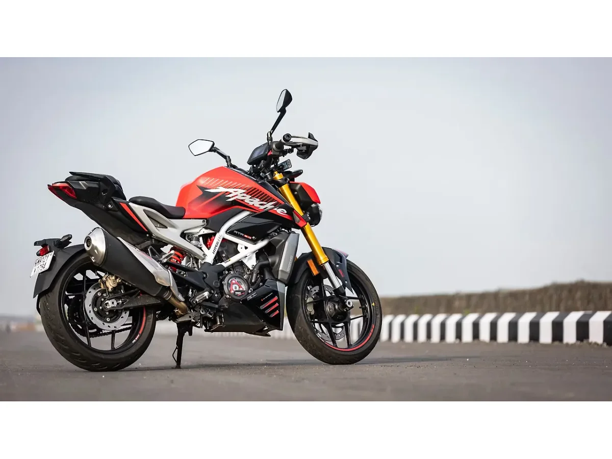 TVS Apache RTR 310 right rear three-quarter view