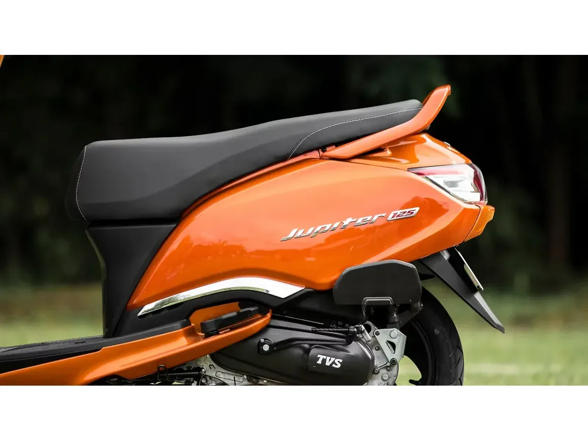 TVS Jupiter 125 left side body panel
