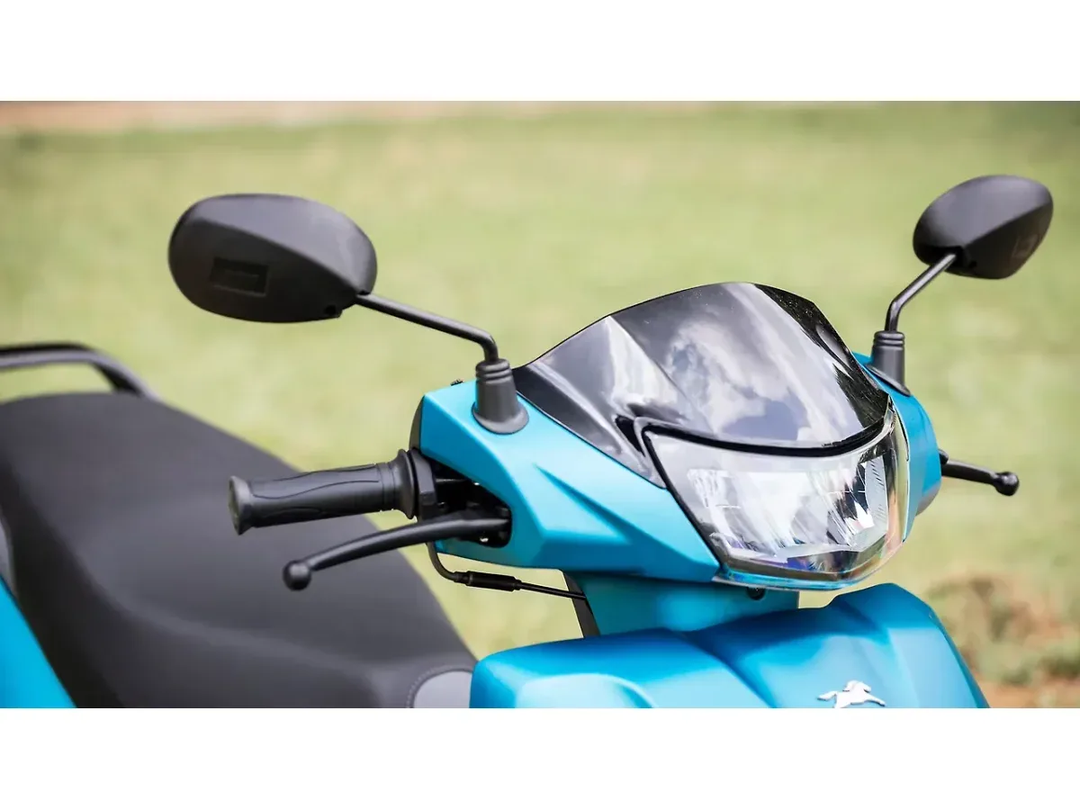 TVS Jupiter 110 2024 handlebar close-up