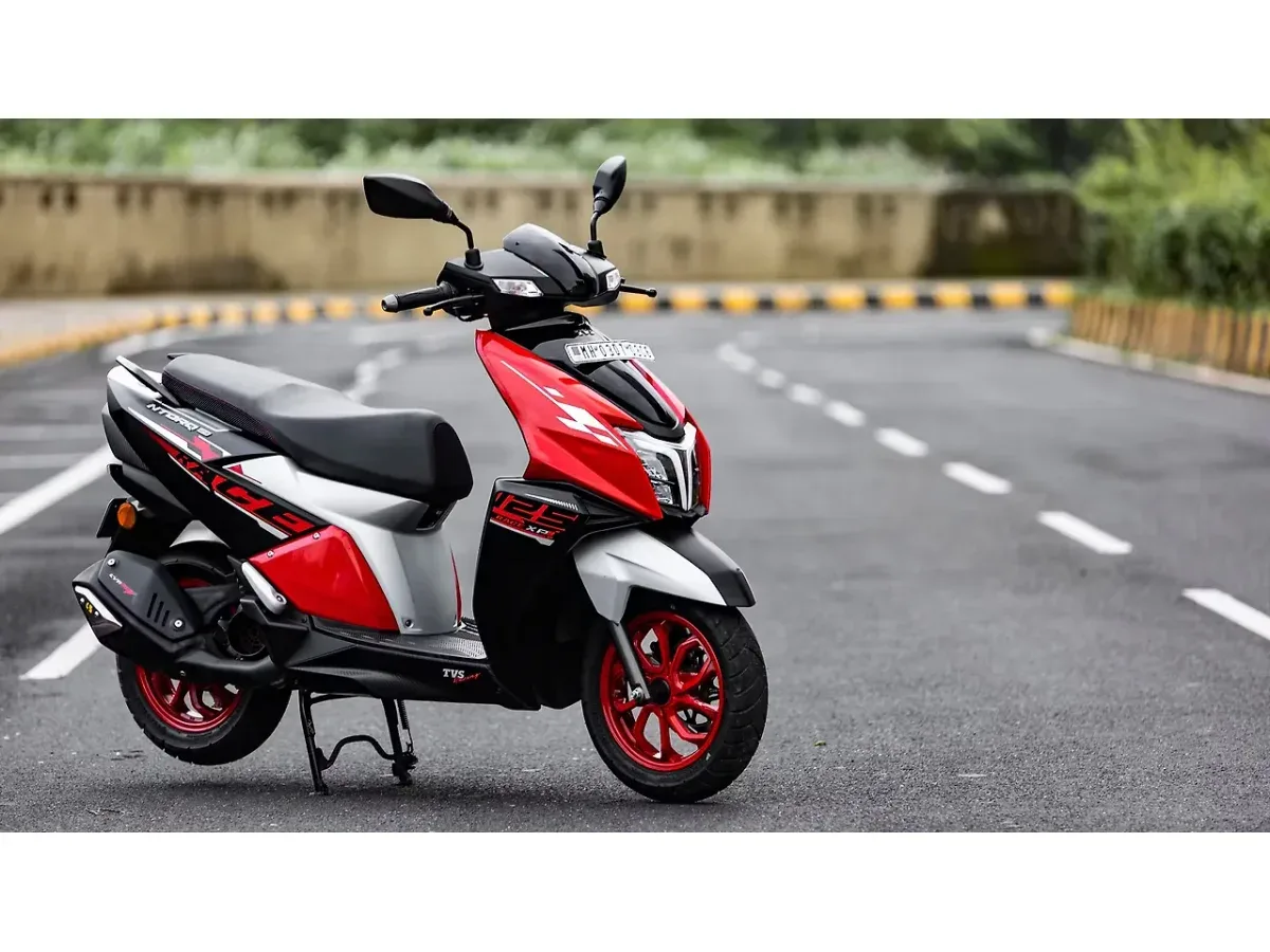 TVS Ntorq 125 right front three-quarter view
