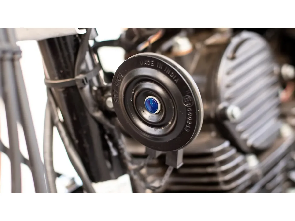 Close-up of the TVS Radeon horn