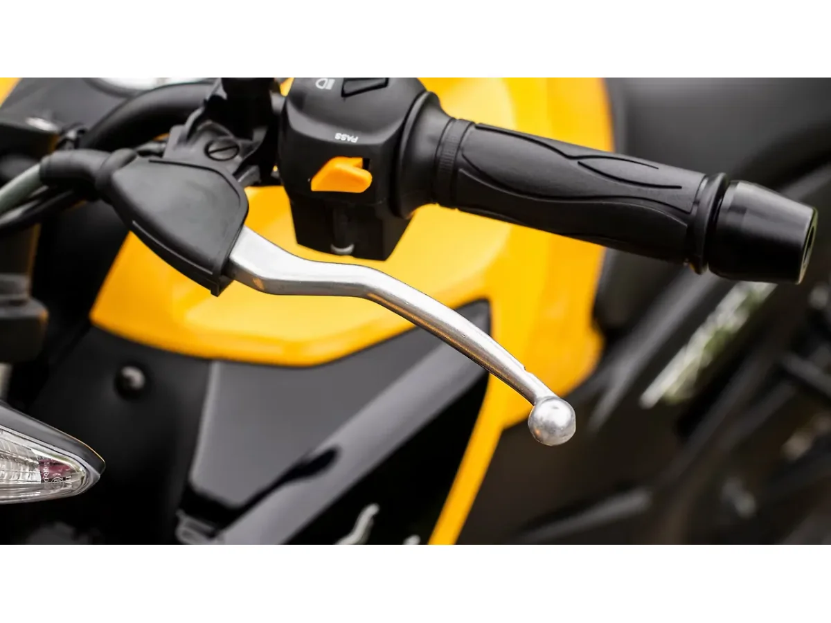 TVS Raider 125 clutch lever and left handlebar grip