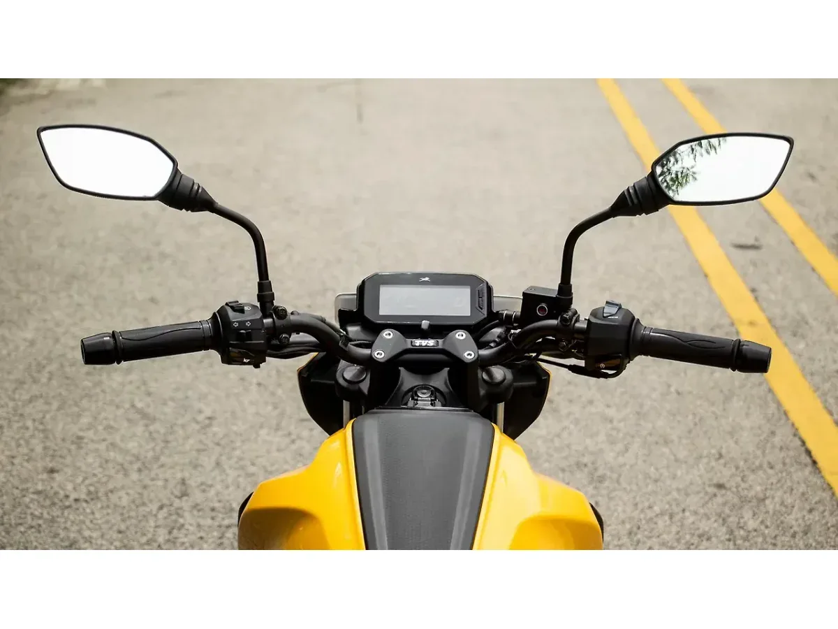 TVS Raider 125 handlebar, mirrors and instrument cluster