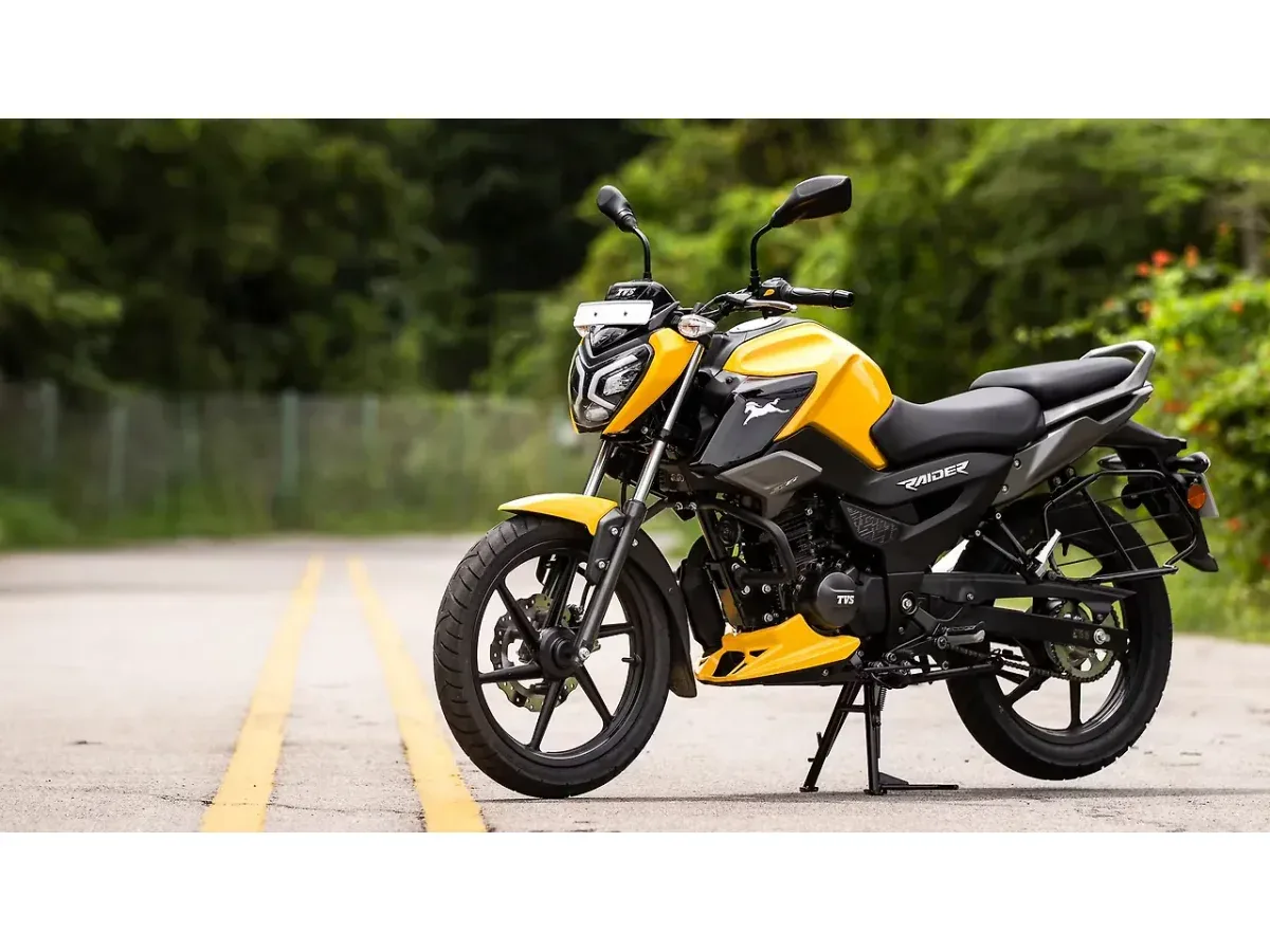 TVS Raider 125 in a left front three-quarter view