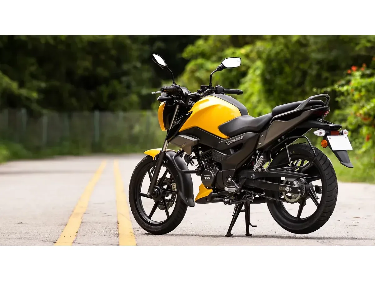 TVS Raider 125 in a left rear three-quarter view