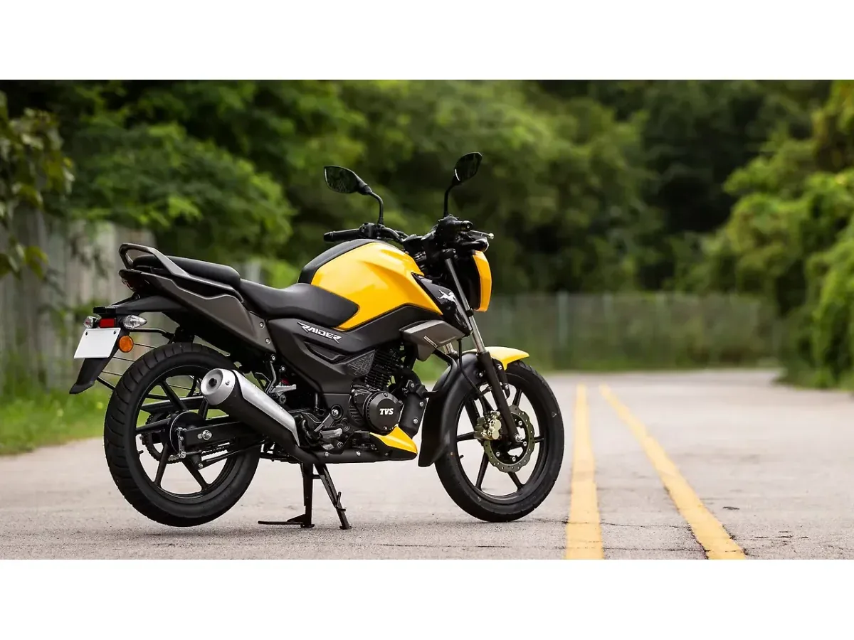 TVS Raider 125 in a right rear three-quarter view
