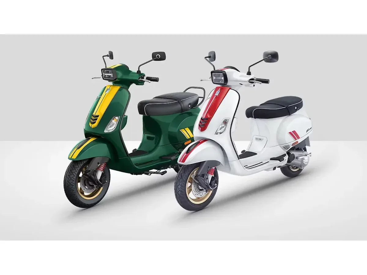 Left front three-quarter view of the Vespa SXL 125 scooter