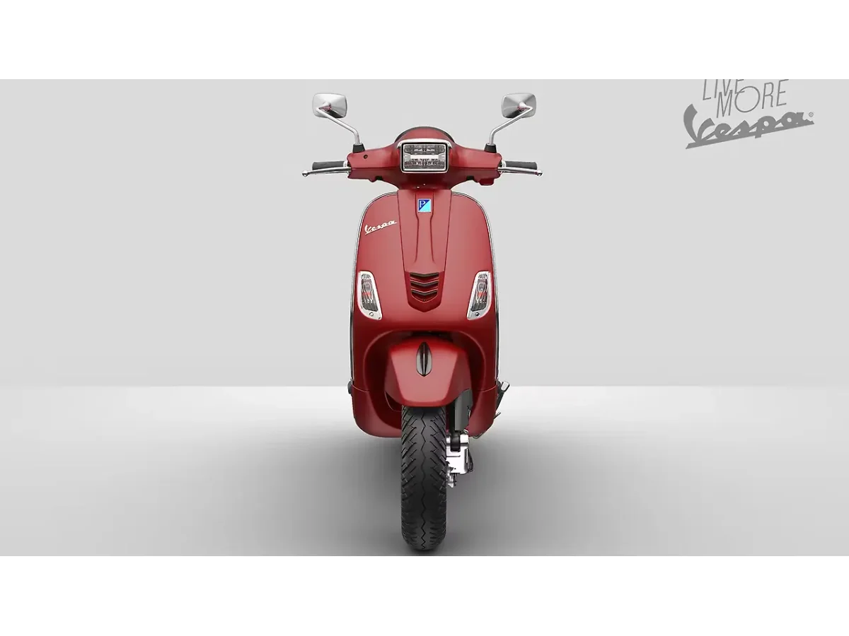 Front view of the Vespa SXL 150 scooter