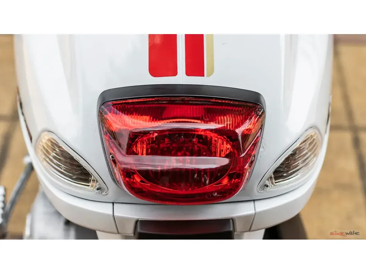 Close-up of the Vespa SXL 150 rear tail lamp