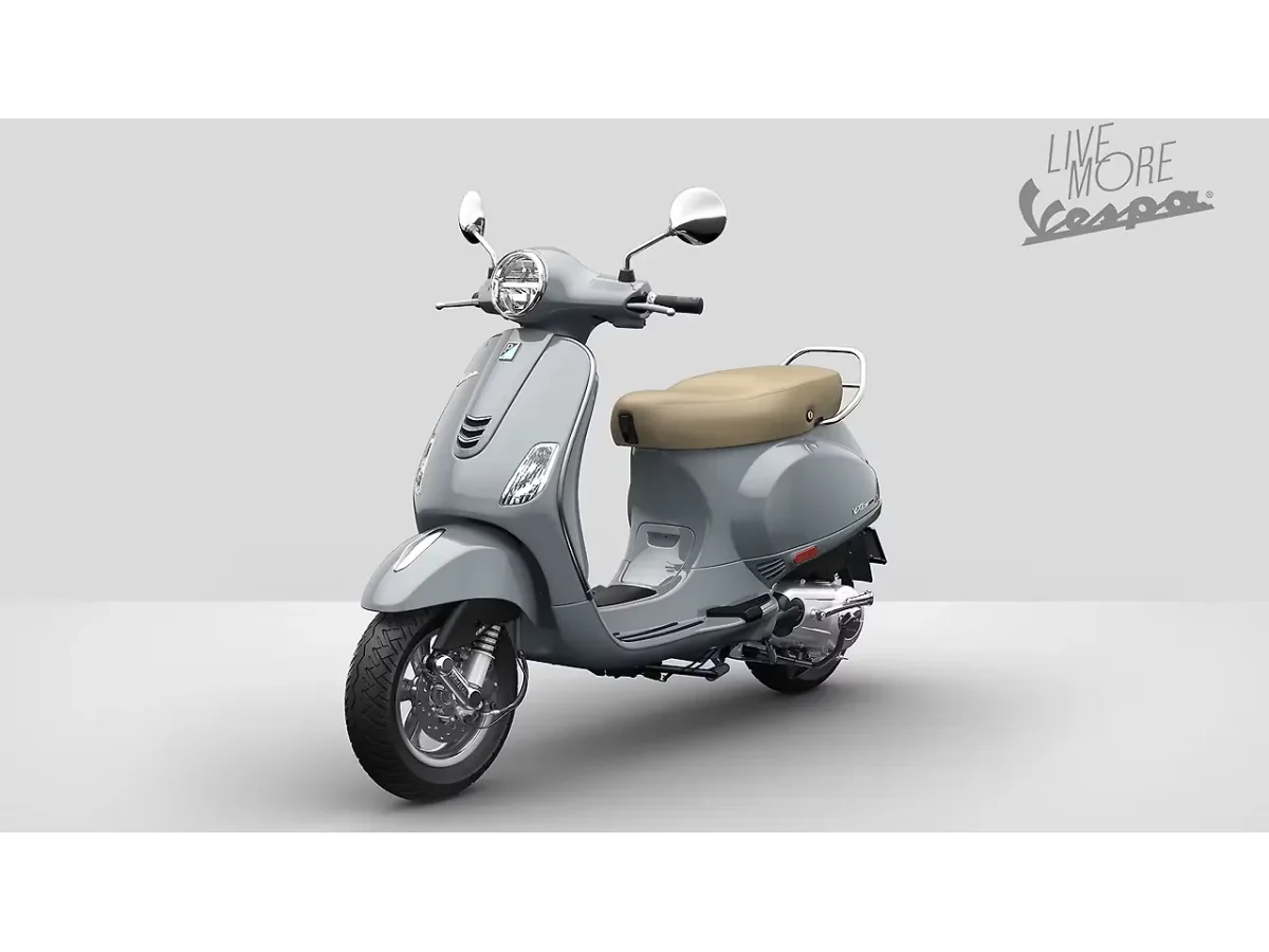 Vespa VXL 125 in Ebony Black with Dark Grey accents