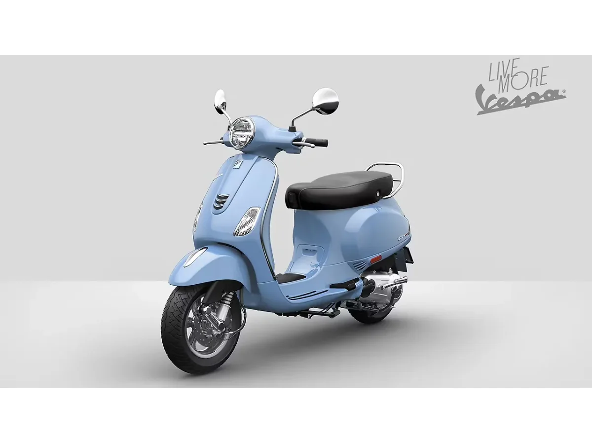 Vespa VXL 125 in Ebony Black with Ink Blue accents