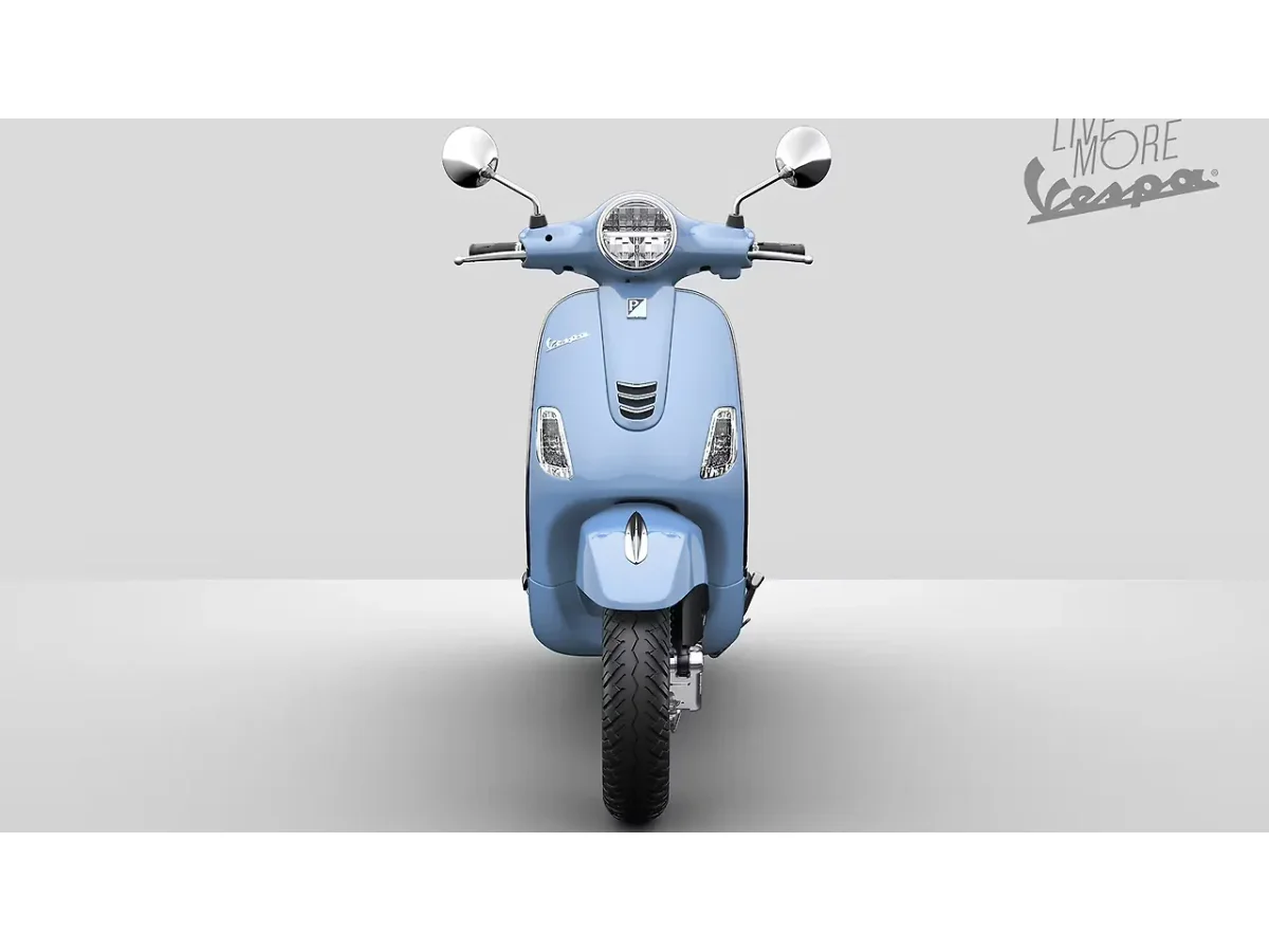 Front view of the Vespa VXL 125 scooter