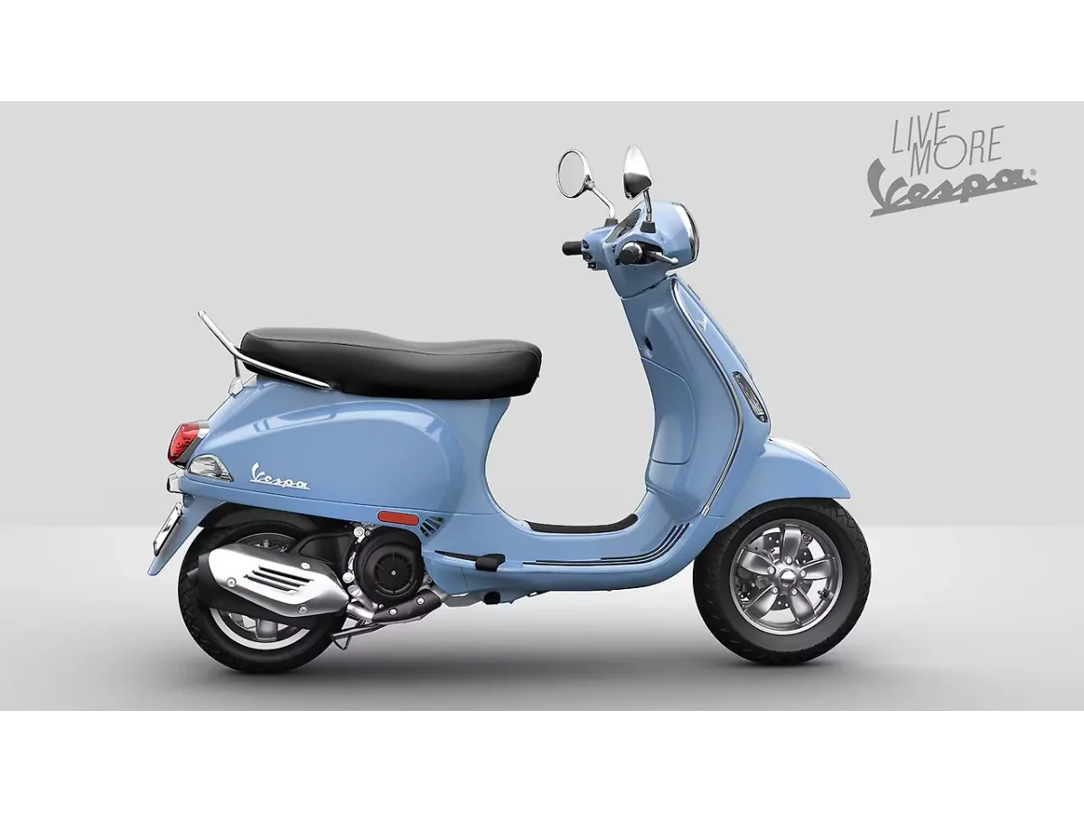 Right side view of the Vespa VXL 125 scooter