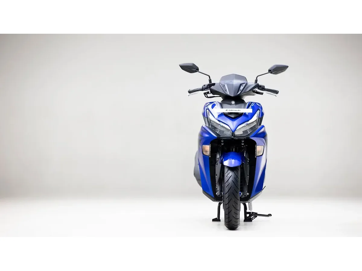 Front view of the Yamaha Aerox 155 scooter