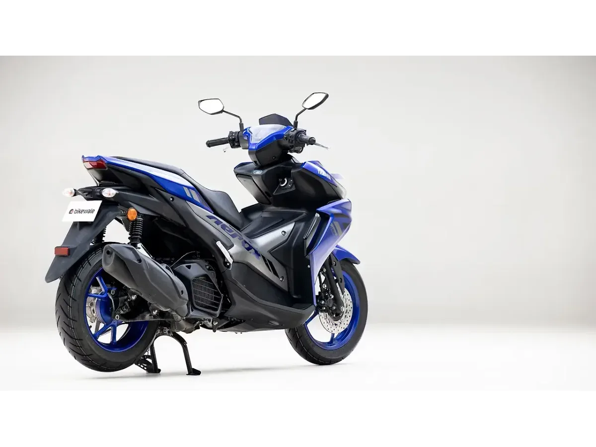 Right rear three-quarter view of the Yamaha Aerox 155