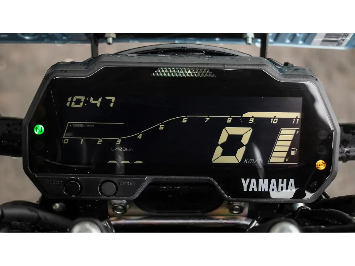 Yamaha FZS-FI V4 digital average speed indicator