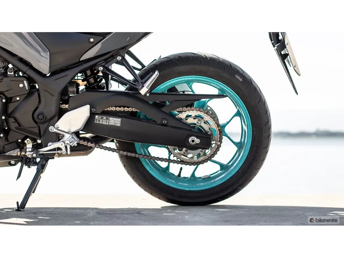 Yamaha MT-03 drive chain and sprocket
