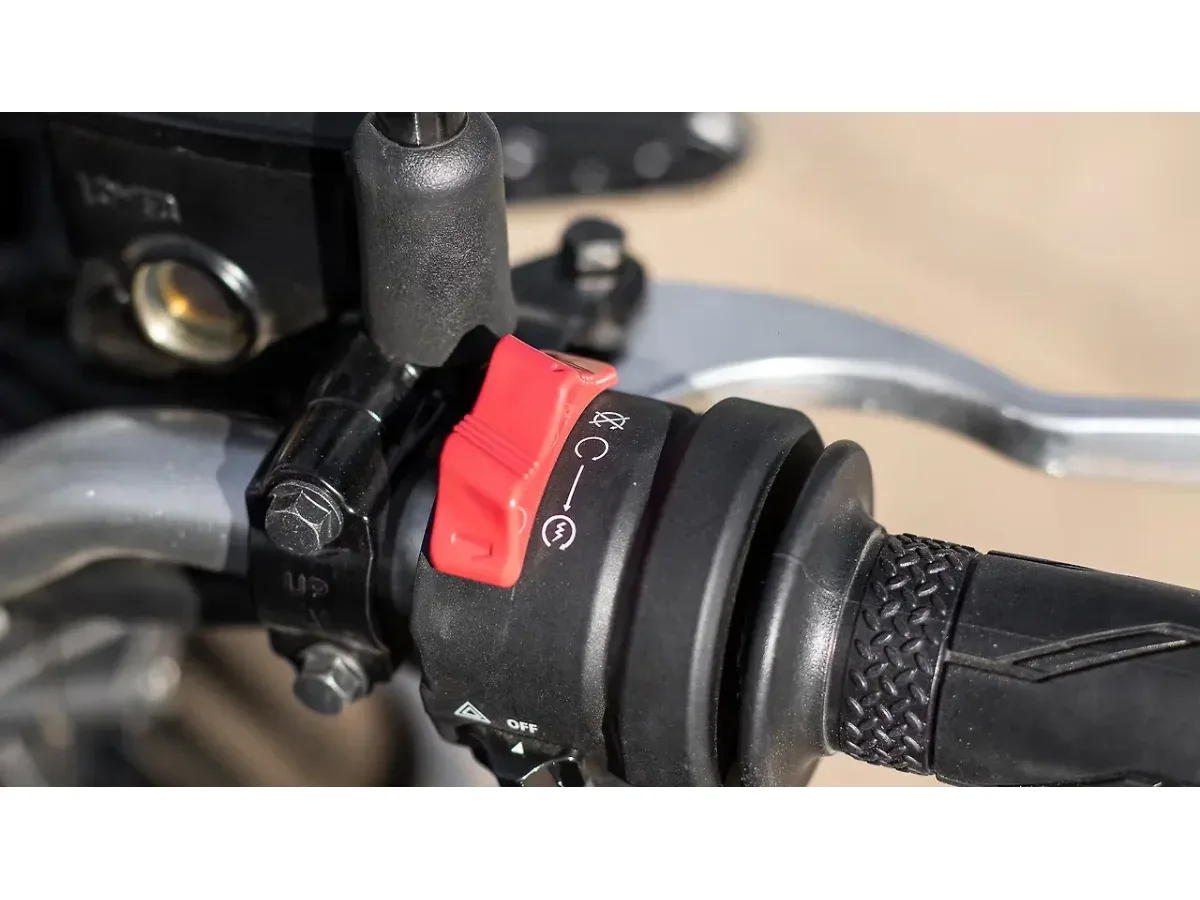 Yamaha MT-03 engine stop switch