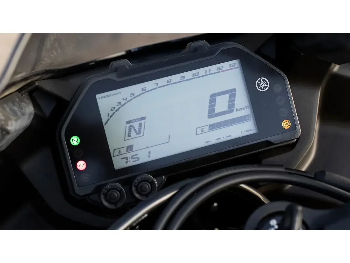Yamaha R3 digital instrument cluster