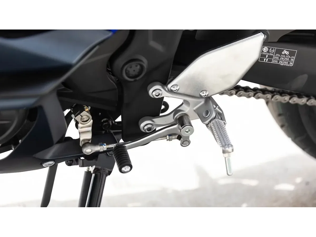 Yamaha R3 gear lever adjustment