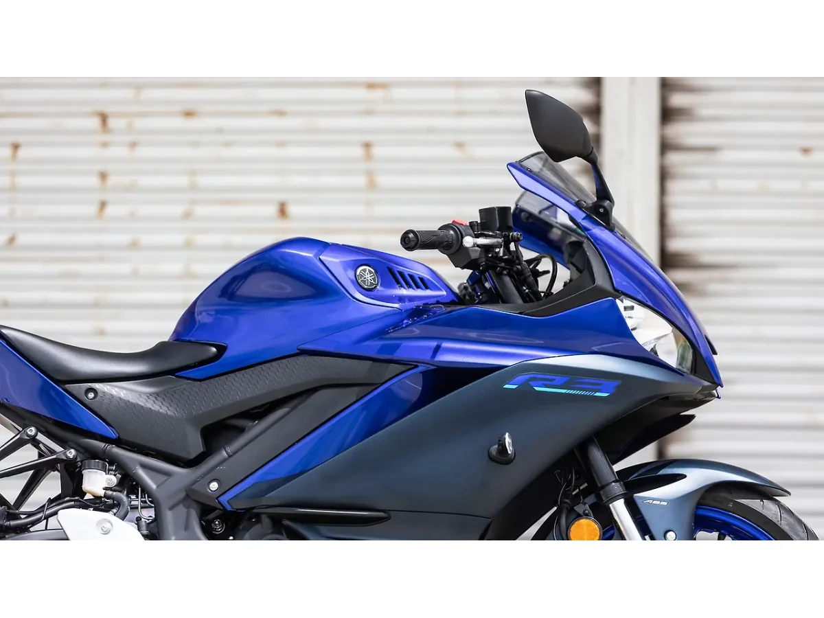 Yamaha R3 side fairing