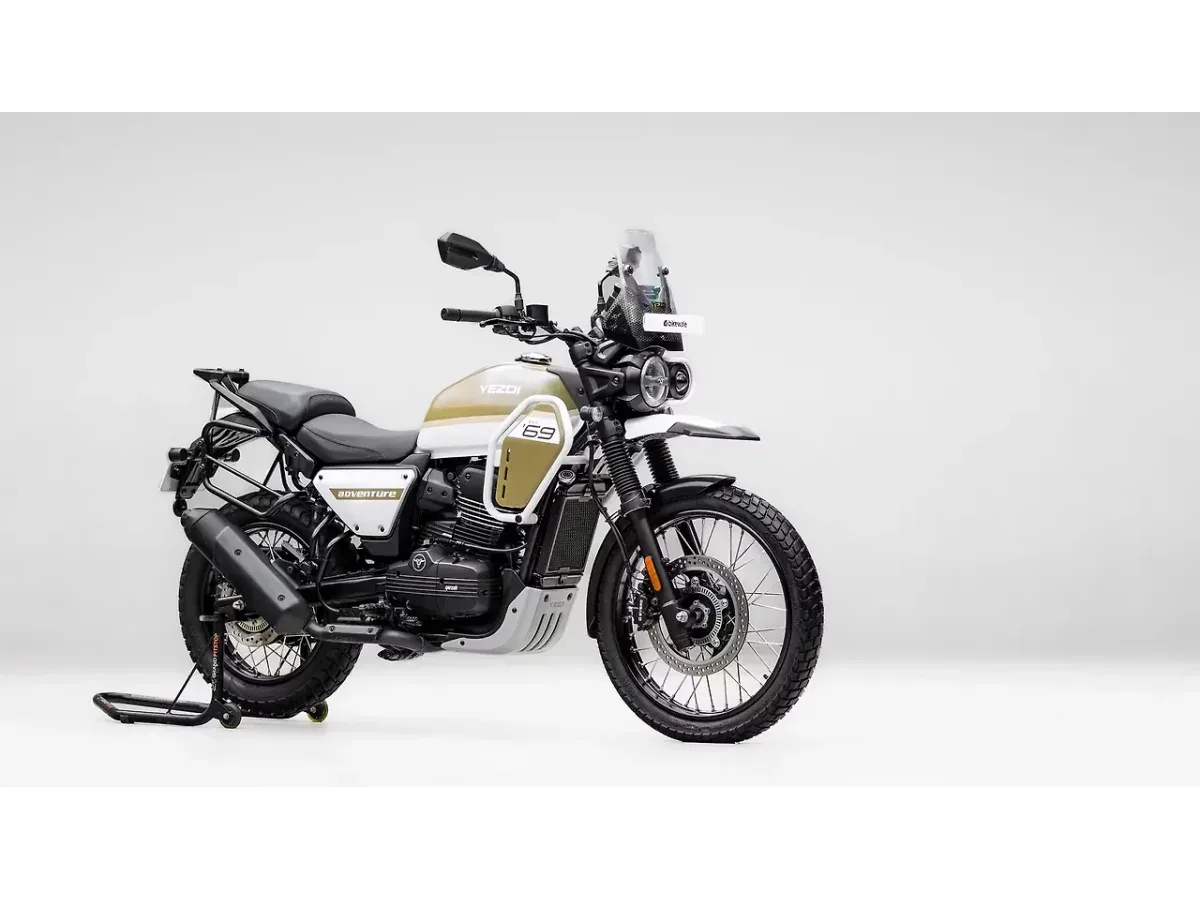 Yezdi Adventure right front three-quarter view